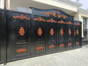 Pagar Klasik Tertutup Mewah Besi Tempa | Elegan, Kuat, dan Tahan Lama